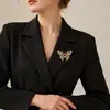 Broche Mariposa Francesa de Pedrería Perla Broche de Lujo Elegante para Mujer Corsage de Moda Pequeños Accesorios de Fragancia para Abrigo