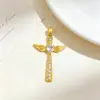 Cobre con Oro Real Cruz Corazón Alas Puro e Inocente Transfronterizo DIY Joyería Hecha a Mano Cobre Circonita Incrustación de Micro Joyas Accesorios Colgante