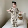 Conjunto de pijama de otoño e invierno para niñas, forro polar de coral, nuevo estilo 2026, engrosado, para bebés, ropa de estar de franela para niños