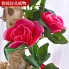 Enredadera de Rosas Flor Artificial Enredadera Cubierta de Tubo de Aire Acondicionado Enredadera Venta al por Mayor Decoración de Bodas Decoración del Hogar Flores Artificiales