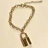 Pulseira de Aço Titânio Simples Vazada Personalizada Estilo Europeu e Americano Pulseira com Fecho de Corrente Estilo Hong Kong Pulseira Feminina Estilo Coreano Estudante