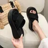 Pantuflas de Venta Caliente Suela Gruesa Mules de Playa Transfronterizos Suela Gruesa Zapatos de Mujer Casual Nuevo Estilo Modernos Zapatos de Pedrería Primavera Verano