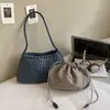 Otoño e Invierno Coreano Nicho Versátil Ropa de Trabajo Bolso Tejido de PU Hecho a Mano Estilo Vacaciones Francesas Cesta de Verduras Bolso de Hombro Único