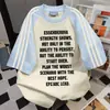 Camiseta Feminina Manga Curta com Estampa de Letras e Listras Três Listras, Marca Coreana Retro Tendência, Novo Top para Casal Verão 2025, Tendência Ins