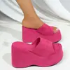 Sandálias Plataforma Wedge Espessas Estilo Influenciador da Moda para Mulheres, Novo Design de Verão 2026 com Letras, Sandálias de Encaixe de Salto Alto para Uso Externo