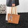 Bolso Retro Sencillo para Mujer, Gran Capacidad, Nuevo Bolso de Hombro Versátil de Verano 2026, Bolso Tote Casual para el Trabajo y el Viaje