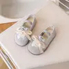 Zapatos para Niñas 2025 Primavera y Otoño Nuevos Zapatillas Versátiles de Suela Suave Zapatos con Lazo Zapatos de Moda Zapatos Casuales para Niñas
