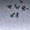 Aretes Fantasía Mori Color Lichi Azul para Mujer Pequeños de Alta Gama Tornillos Hebilla de Rosca Hélice del Oído Clavo de Oreja Aretes de Nicho