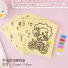 Pintura de Arena Mediana de Dibujos Animados para Juguetes Materiales Hechos a Mano DIY de Jardín de Infancia para Niños con Arena de Seis Colores Fabricante