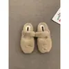 Nuevas zapatillas de felpa para mujer para otoño e invierno, de exterior, de suela plana, punta cerrada, sin cordones, cómodas zapatillas de algodón felpudo