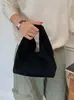 Venta al por mayor transfronteriza de diseño coreano nicho, bolso de mano de gamuza mate, bolsa tipo nube plisada de gran capacidad, estilo moderno