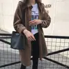 Nueva camisa retro de estilo coreano y de Hong Kong para mujer, de principios de otoño de 2026, con un diseño único, chaqueta tipo camisa de pana de longitud media