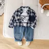 Conjunto de Três Peças Estiloso com Jaqueta Camisa Xadrez Estilo Coreano para Meninos - Primavera e Outono 2026 Moda Infantil da Primavera