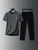 Conjunto Informal Deportivo de Dos Piezas para Hombre de Verano 2026 de Alta Calidad, Camiseta de Manga Corta con Cuello Redondo, Pantalones de Seda de Hielo, Color Sólido para Edad Media