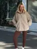 Otoño e Invierno 2025 Tops Gruesos de Imitación de Lana de Cordero para Mujer Cuello Alto Cálido Relleno Superior Holgado Color Sólido Bloqueo de Temperatura Algodón