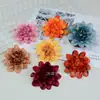 Dalia de Color Otoño Simulado Crisantemo Europeo Traje de Baile del Día del Niño Flor de Muñeca Tocado Hecho a Mano