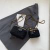 Bolsas populares deste ano para mulheres 2023 Nova mini bolsa de corrente Outono e inverno de lã Moda ombro único Bolsa transversal