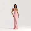 Design elegante e sofisticado de decote em V profundo, gola halter, acinturado, vestido longo, estilo socialite europeu e americano, vestido sexy costas nuas