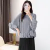 Camiseta de Estilo Europeo y Americano de Lujo Ligero con Cuello Redondo y Mangas Abullonadas para Mujer, Nuevo Modelo Primavera 2026 con Volantes Plisados, Diseño Único, Top Elegante