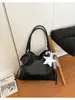 Bolsa tote para mulheres, novo estilo transfronteiriço, design simples de outono, única e moderna, adequada para o trajeto diário, pode ser carregada na mão ou usada como bolsa de ombro
