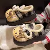 Zapatos de algodón con estampado de gato de dibujos animados para mujer, 2026, punta redonda, estilo nuevo, cálidos, lindos, con cierre de velcro, adecuados para otoño e invierno