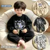 Conjunto de Roupa para Meninos Primavera e Outono Estilo Coreano Novo Tendência Moletom com Gola Redonda e Manga Longa e Calça Jogger Conjunto de Duas Peças Elegante para Bebê