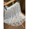 Falda Corta Blanca de Encaje Estilo Europeo Primavera y Otoño 2026 Delgado Cintura Elástica Abertura Lateral Dobladillo Irregular