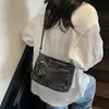 Bolsa Jeans Lavada Verão 2025 Feminina Retrô Grande Capacidade Casual Bolsa Transversal Moda Múltiplos Bolsos Ombro