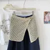 Artículo de Moda Coreano: Falda de Punto Hueca por Encaje con Diseño Único, Decoración de Botones, Efecto Adelgazante, Versátil para Mujeres