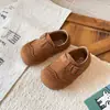 Zapatos Birkenstock Suela Suave Zapatos para Niños Pequeños 2026 Otoño Nuevos Versátiles Zapatos de Cuero Zapatos Individuales para Niños Retro Niñas Versátiles Zapatos de Cuero