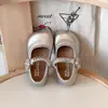 Sapatos de Couro Infantis 2026 Outono Novo Estilo Versão Coreana Meninas Estilo Little Coco Sapatos de Princesa Menina Pequena Sola Macia Sapatilhas Confortáveis