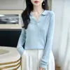 Camisa básica versátil feminina estilo通勤, gola polo, manga longa, corte justo, top de suéter azul de malha fina