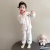 Conjunto de pijama de flanela com estampa de urso de desenho animado para meninas, cardigã quente com zíper e laço para outono e inverno, conjunto de duas peças