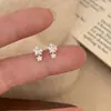 Pendientes Geométricos Sencillos en Forma de Estrella para Niñas, Pequeños y Delicados, Diseño de Nicho, Pendientes Versátiles y de Alta Gama para el Uso Diario