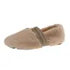 Novos sapatos slip-on com enfeites de strass 2026, mocassins femininos de bico fino, calçados de pelúcia para uso externo outono e inverno, sapatos de algodão com forro de fleece