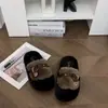 Nueva colección de otoño e invierno: zapatillas de mujer exquisitas con diseño de hebilla, suela gruesa, a la moda, versátiles y cómodas, con suelas suaves y un nuevo forro de algodón