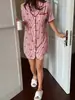 Camisón Corto de Tejido con Estampado de Lazo Rayado, Mangas Cortas y Cuello con Botones al Frente