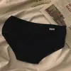 Ropa interior para mujer de algodón puro al por mayor A001 Ropa interior para mujer de color liso Chica Bragas rojas de cintura baja de algodón puro Estudiantes mujeres