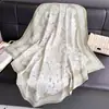 Novo Lenço Quadrado Grande com Padrão Floral Diagonal de Seda Estilo Retrô Estampado Seda Sintética Moda Versátil Xale Lenço Turbante Externo