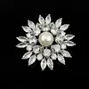Broche Exquisito de Copo de Nieve con Microincrustaciones de Circonita de Gama Alta, Accesorio Elegante y Hermoso para Trajes y Abrigos de Mujer
