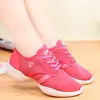 Nuevos zapatos de baile zapatos de baile cuadrado al por mayor Cuatro Estaciones malla blanca zapatos de baile para mujer suministro zapatos de baile de suela blanda al por mayor