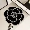 Tapete de chão de banheiro chique, tapete de porta de vaso sanitário em forma de flor irregular estilo francês, tapete de pé antiderrapante de terra de diatomáceas de secagem rápida