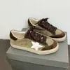 Zapatos Deportivos Casuales de Cuero Suave Estilo Coreano con Estrellas Retro Desgastadas para Mujer 2026 Otoño/Invierno Nuevos de Caña Baja Planos Zapatos de Entrenamiento Alemanes