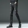 Jeans Bordado Distintivo Estilo Europeu Masculino Marca Moderna Stretch Slim-fit Estilo Coreano Moderno Versátil Calças Longas Pretas