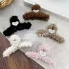 Pinza de Pelo de Felpa con Letra para Otoño e Invierno, Pasador Dulce con Cara Sonriente, Pinza de Tiburón para Peinado Recogido en la Parte Trasera de la Cabeza, Adecuado para Cabello Grueso, Accesorio para el Cabello para Mujeres