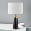 Lámpara de Mesa Creativa Postmoderna para Artista para Sala de Estar, Dormitorio, Mesita de Noche, Habitación Modelo, Estudio, Lámpara de Mesa Minimalista Retro Nórdica