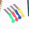 Tablero de Papelería para Estudiantes Cuchillo de Mango de Plástico Montado en Tablero Mini Portátil Plegable Cuchillo de Utilidad Cuchillo para Lápices 12 Piezas/Papelería al por Mayor