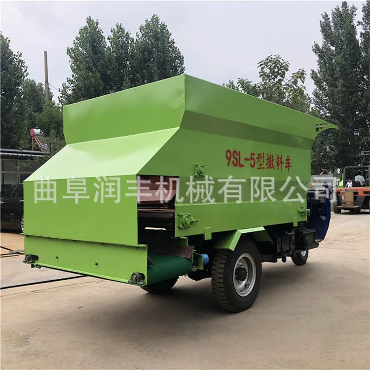 柴油撒料车