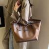 Bolsa feminina tote bag grande capacidade cor sólida retrô versátil 2023 nova bolsa de ombro alto senso de classe bolsa para o dia a dia