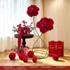Conjunto de decoração para quarto de casamento, flores artificiais para sala de estar de casa nova, atmosfera de casamento com placa "felicidade dupla", fundo de roupão